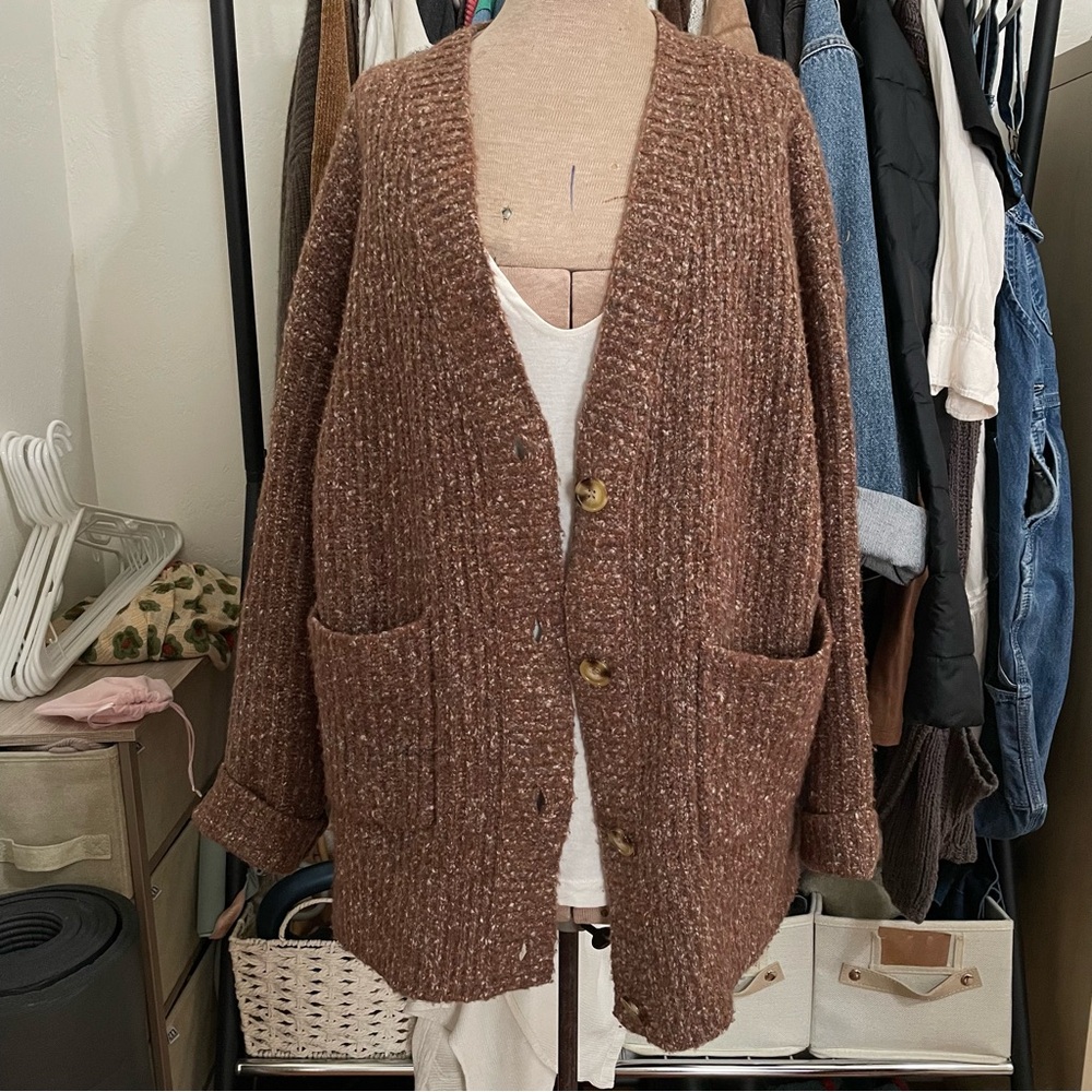 Brown, oversized cozy cardigan. Size M.
